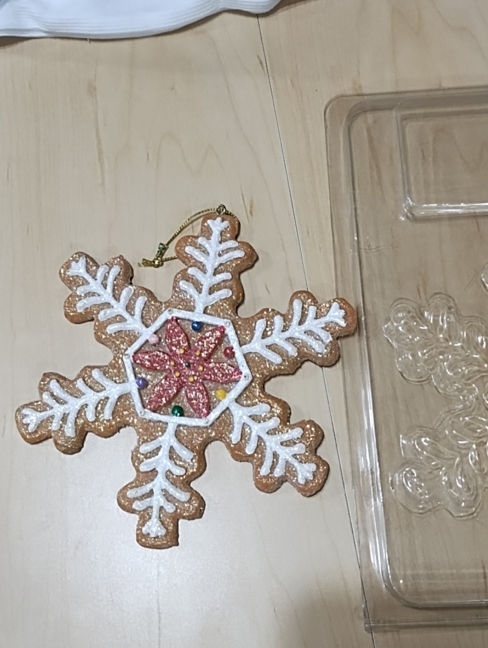 Holiday Snowflake Gingerbread Ornament - Brown & White NWOT.
